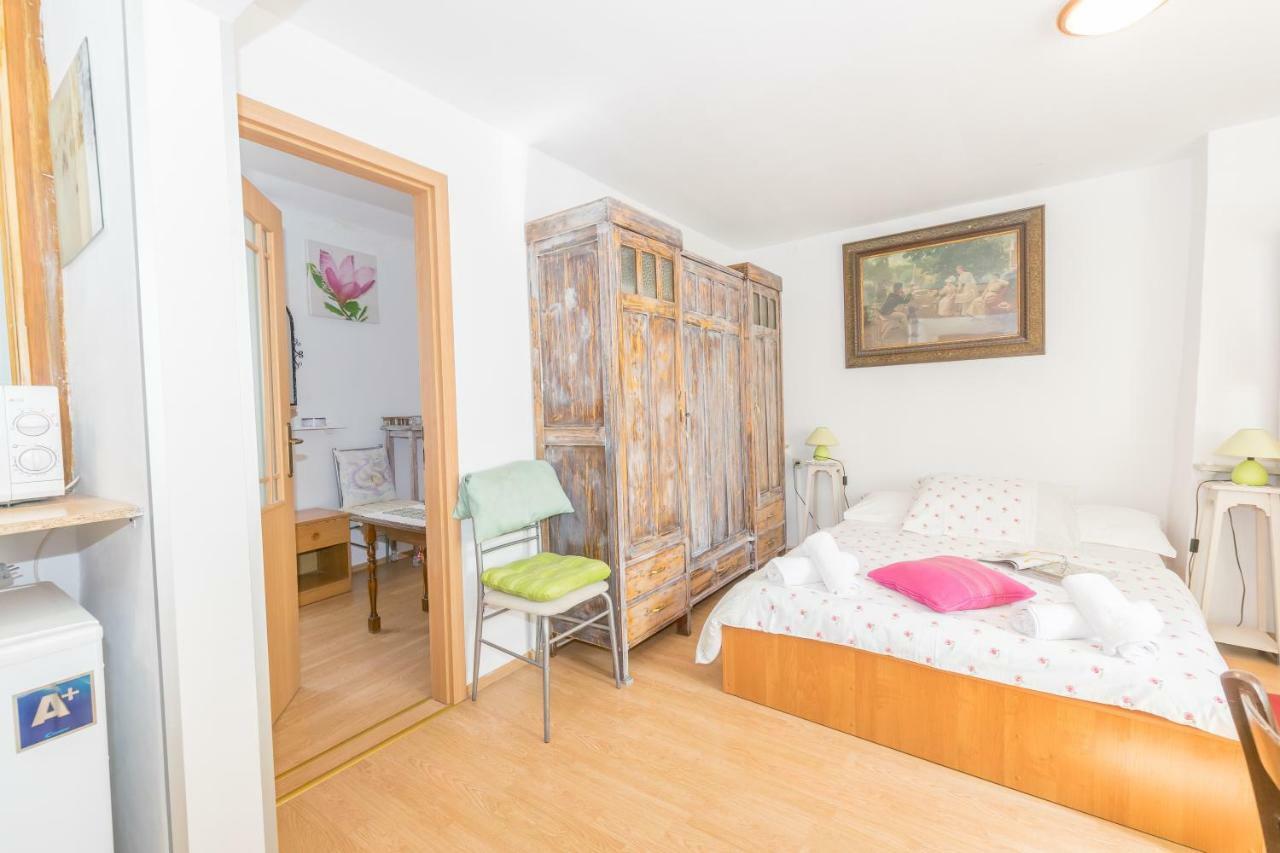Beautiful Rustical Apt Ana In The Heart Of Rovinj Eksteriør billede