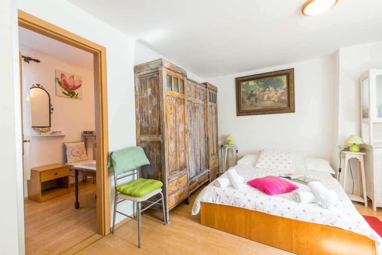 Beautiful Rustical Apt Ana In The Heart Of Rovinj Eksteriør billede