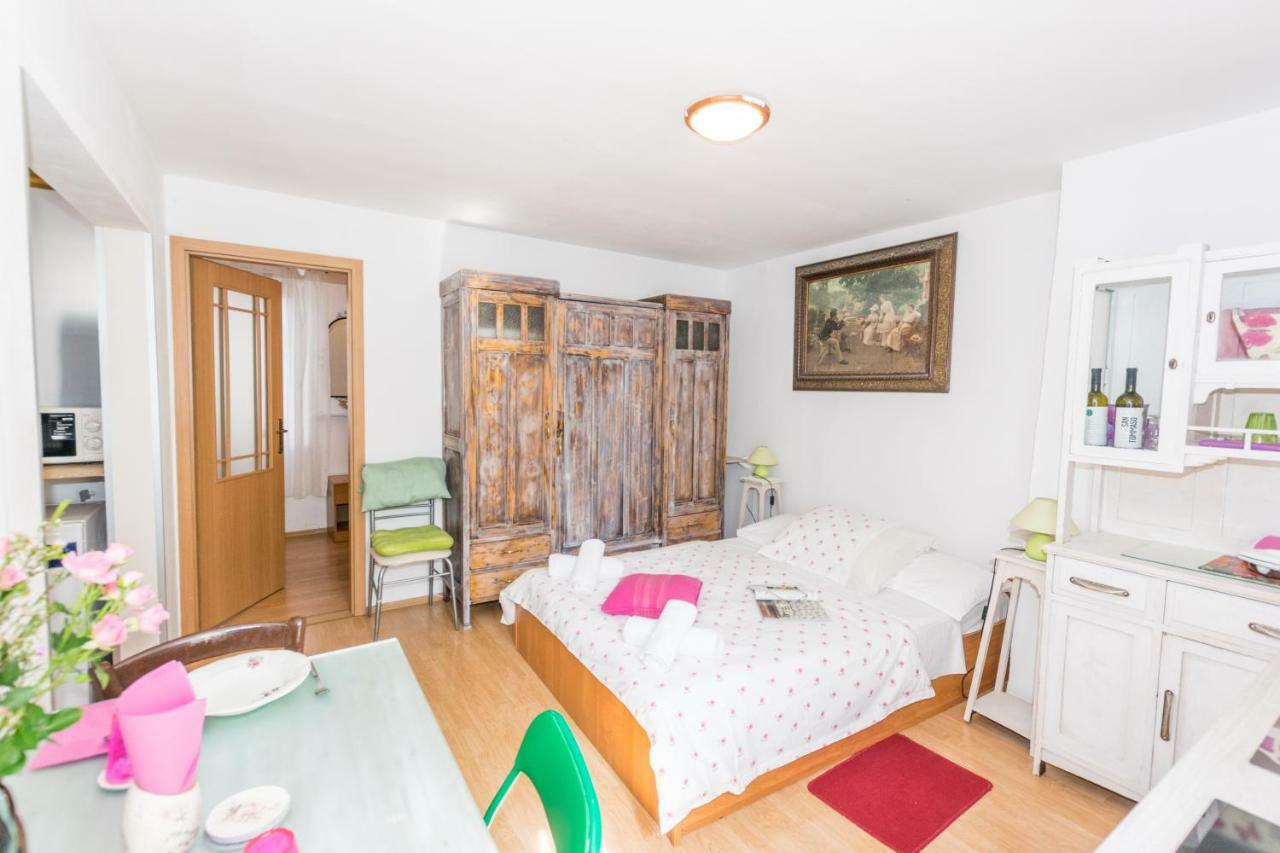 Beautiful Rustical Apt Ana In The Heart Of Rovinj Eksteriør billede
