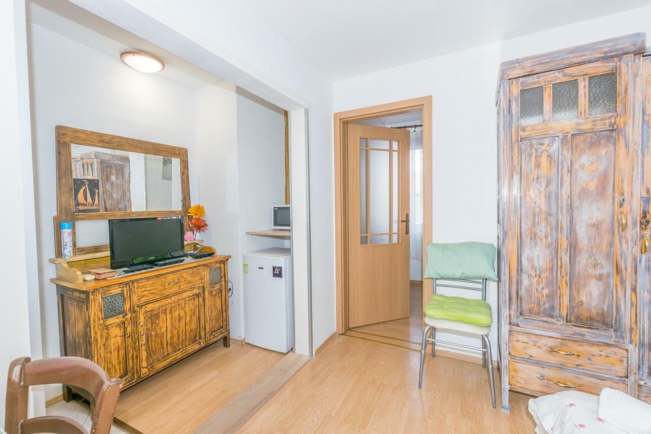 Beautiful Rustical Apt Ana In The Heart Of Rovinj Eksteriør billede