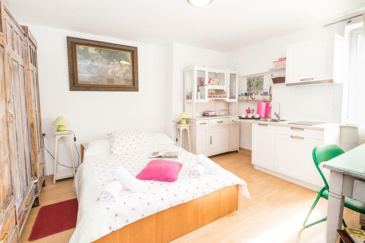 Beautiful Rustical Apt Ana In The Heart Of Rovinj Eksteriør billede