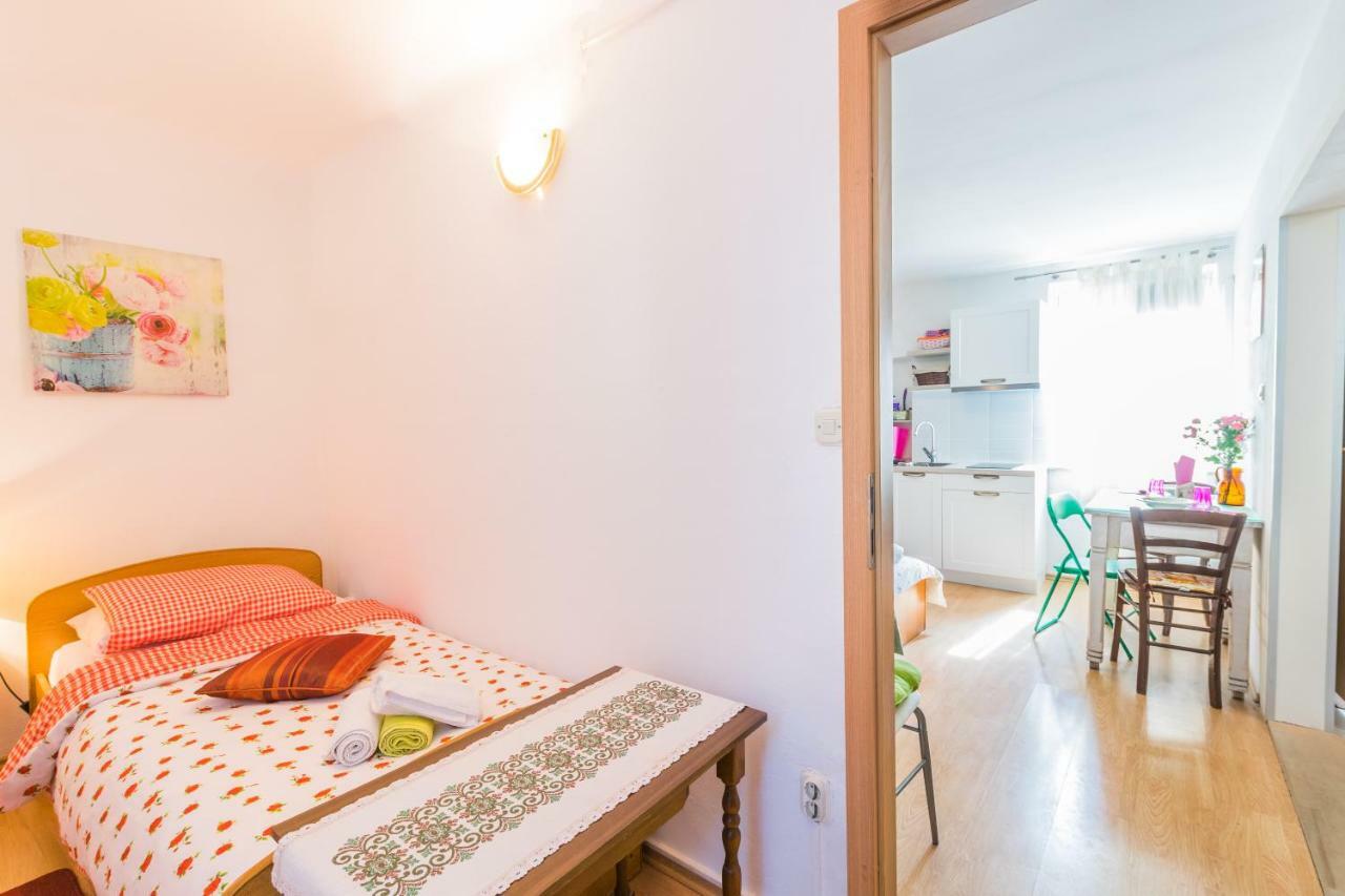 Beautiful Rustical Apt Ana In The Heart Of Rovinj Eksteriør billede